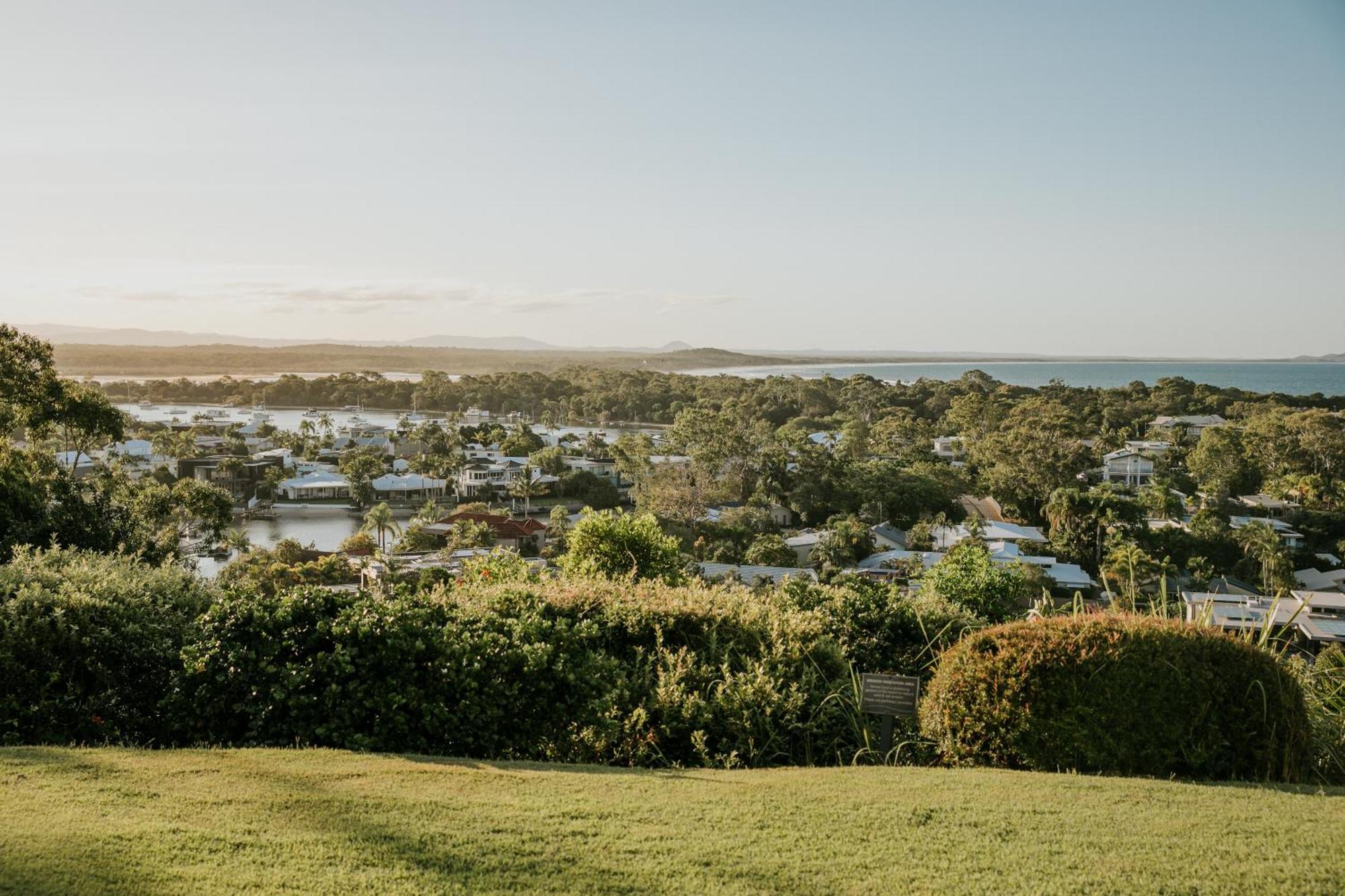 Noosa Crest Resort Exterior photo