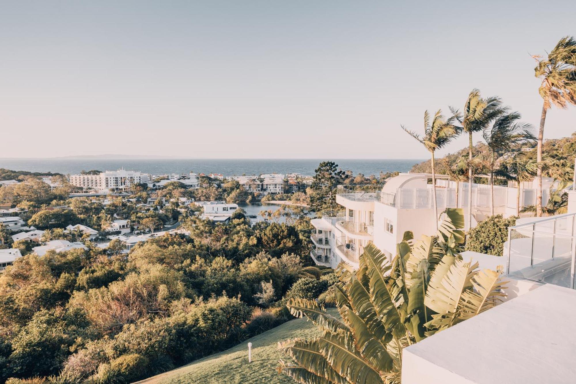 Noosa Crest Resort Exterior photo