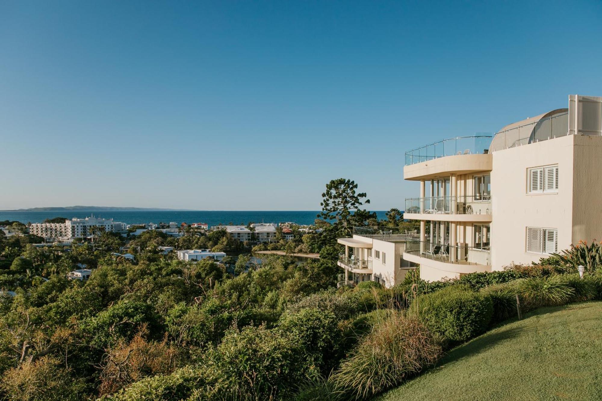 Noosa Crest Resort Exterior photo