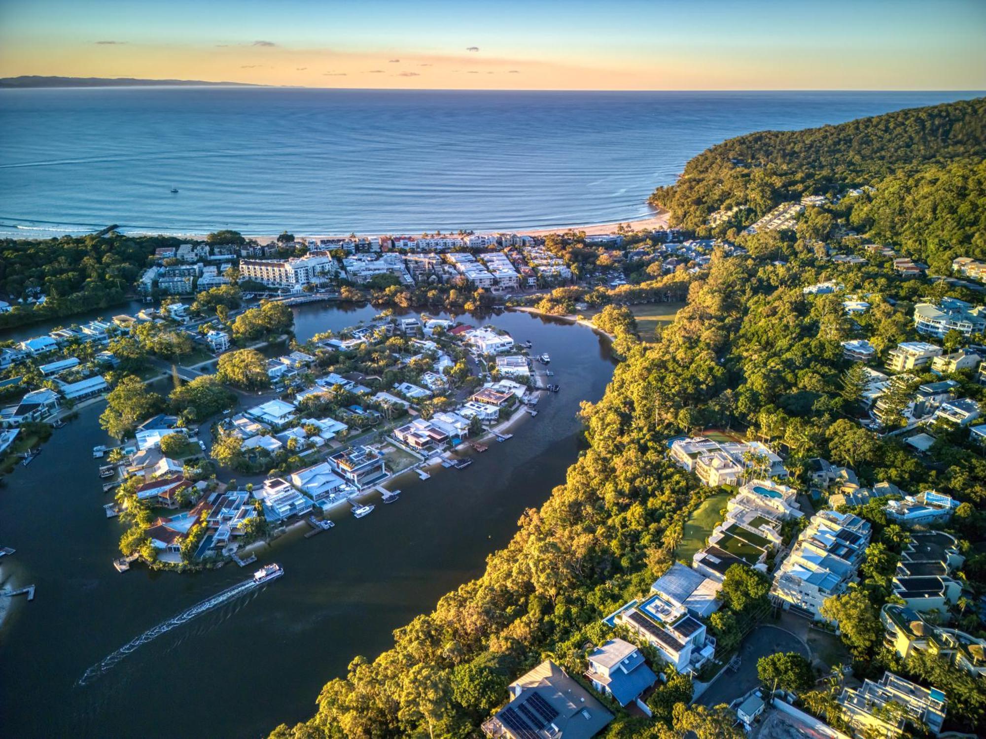 Noosa Crest Resort Exterior photo