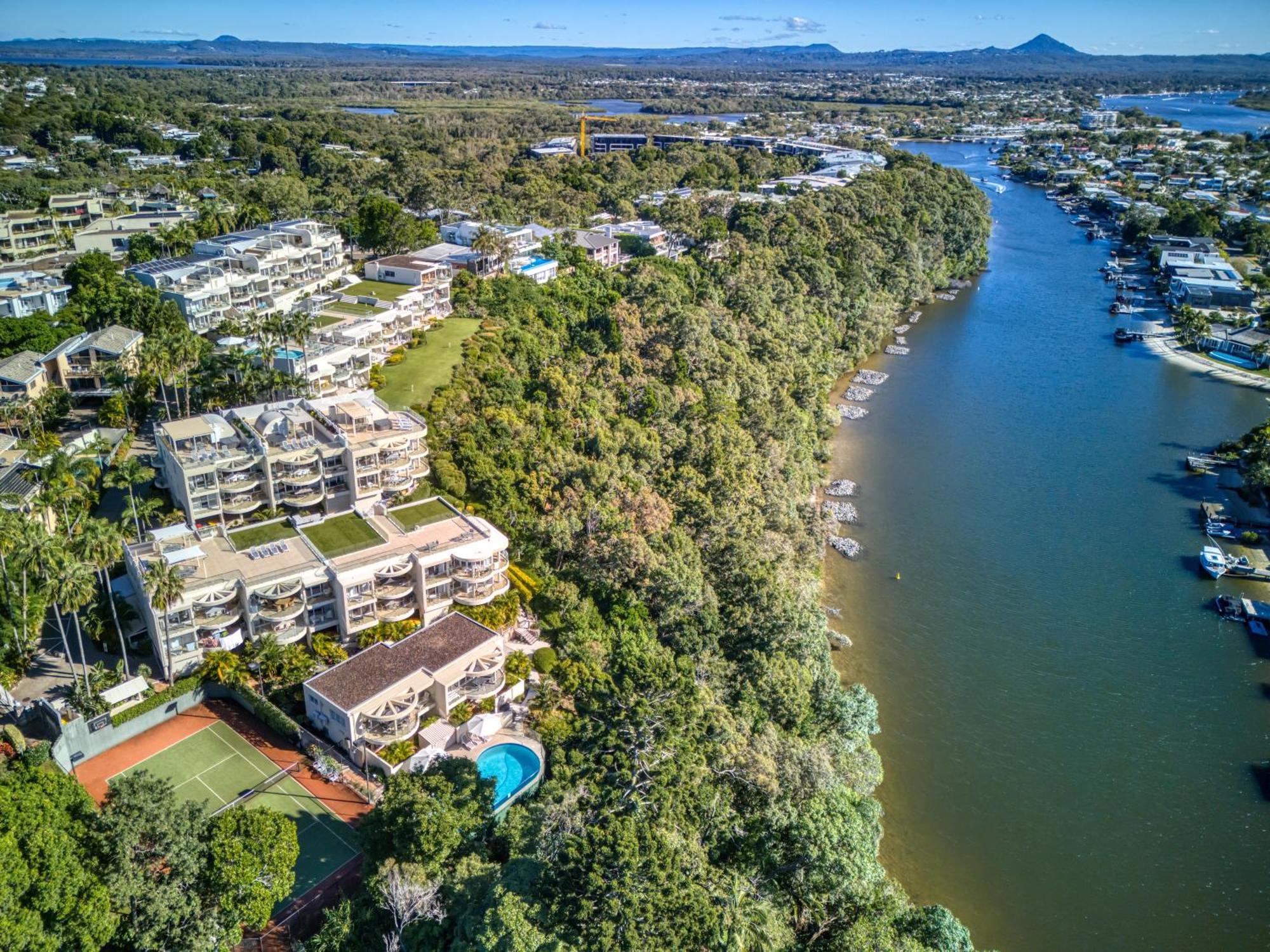 Noosa Crest Resort Exterior photo