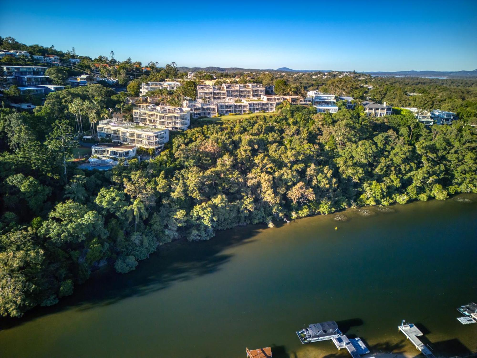 Noosa Crest Resort Exterior photo